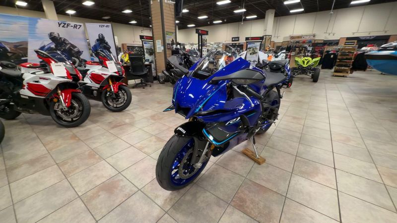 New 2026 Yamaha YZF-R1 Image 5