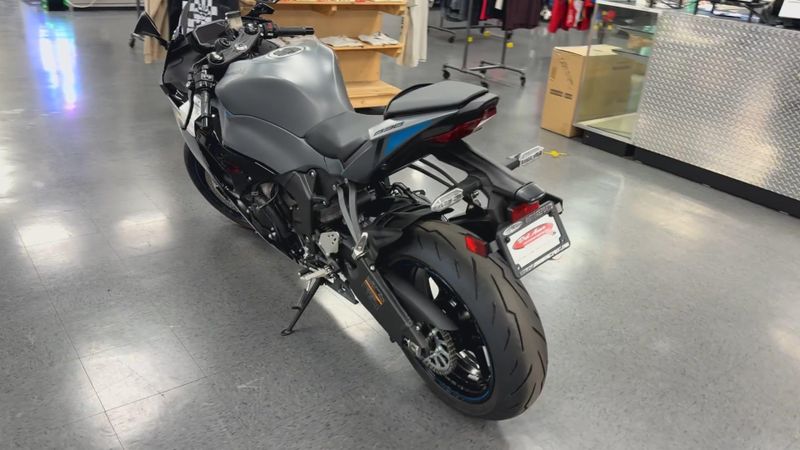 New 2025 Kawasaki NINJA ZX-6R ABS Image 3