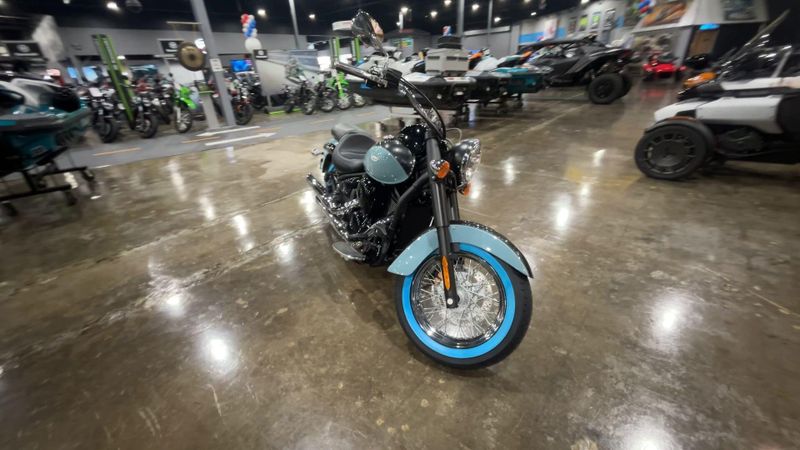 New 2025 Kawasaki VULCAN 900 CLASSIC Image 2