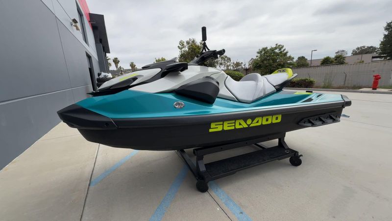 2025 Sea-Doo GTI SE 170 (SOUND SYSTEM) Image 4