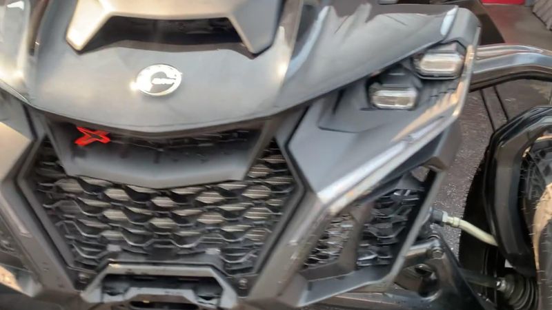 New 2025 Can-Am MAVERICK R MAX X 999T DCT Image 4
