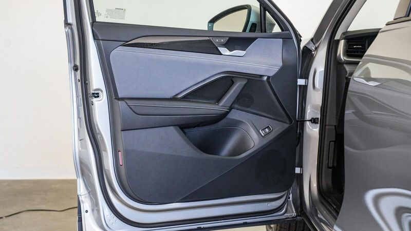 New 2025 Volkswagen Tiguan 2.0T SEImage 21
