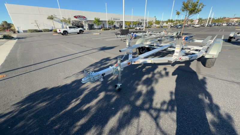 New 2026 Triton ELITE WCII PWC TRAILER W&sol; ALUMINUM WHEELS AND SPARE 13 TIRE Image 5