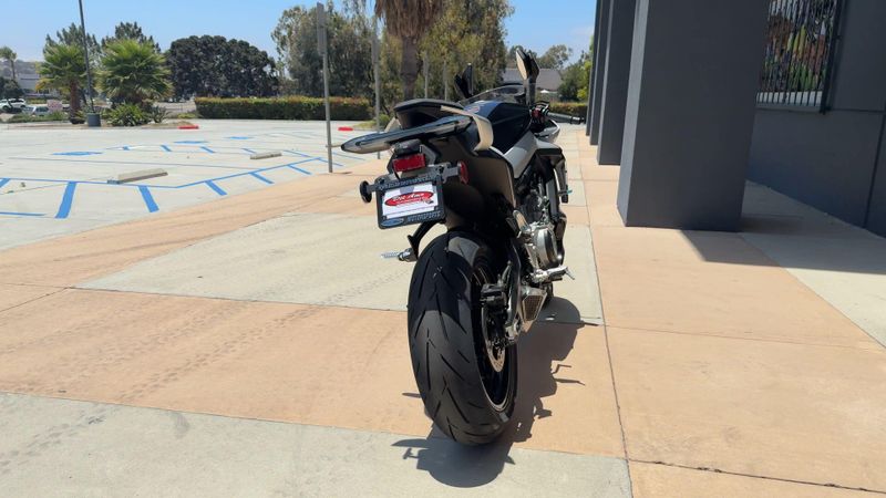 2025 CFMOTO 675SS Image 7