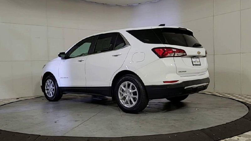 2022 Chevrolet Equinox LT photo 7