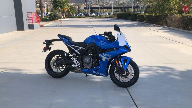 New 2026 Suzuki GSX-8R Image 2