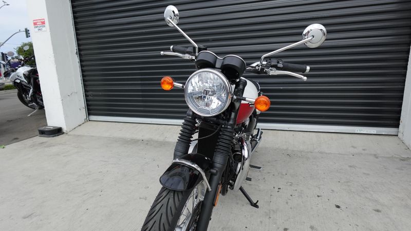 New 2025 Triumph Bonneville T120 