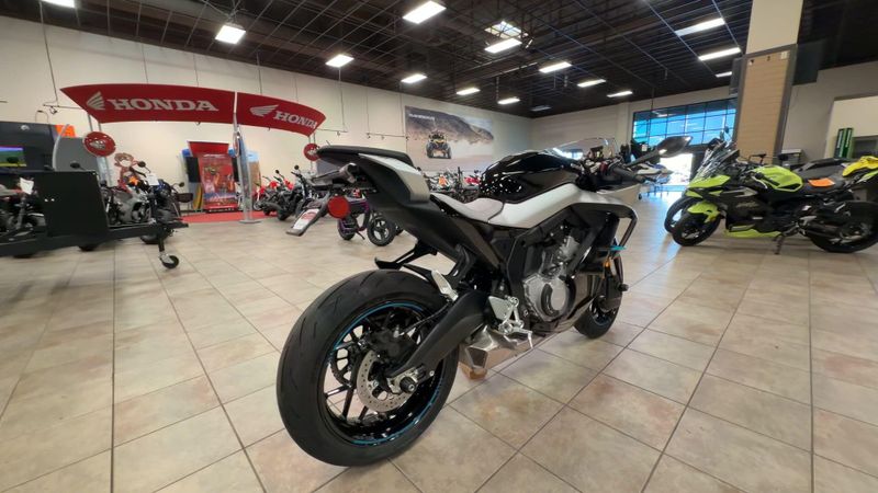 New 2026 CFMOTO 675SS Image 9