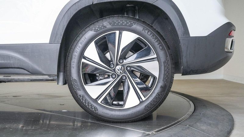 2024 Volkswagen Taos 1.5T SEImage 10