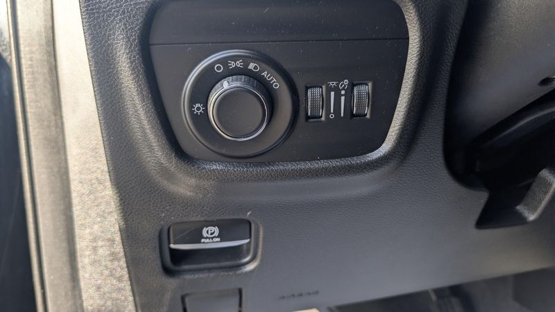 Used 2021 Jeep Grand Cherokee L AltitudeImage 18