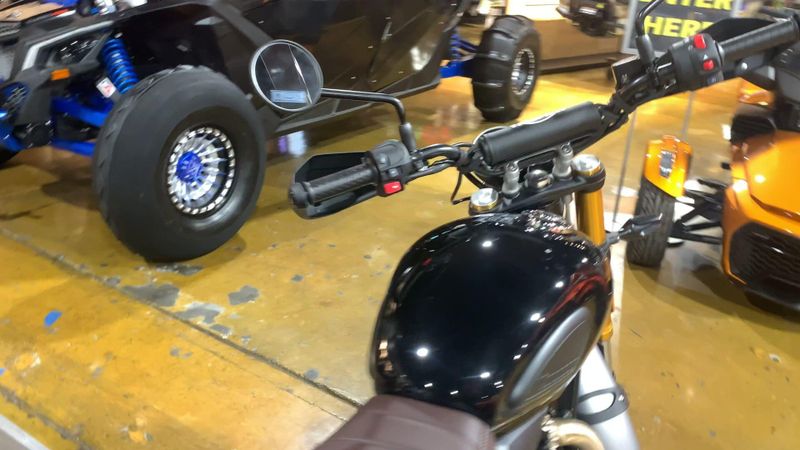 New 2025 Triumph SCRAMBLER 400 X Image 9