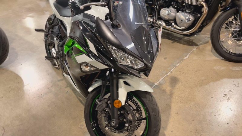 Used 2022 Kawasaki Ninja 650 Base Image 7