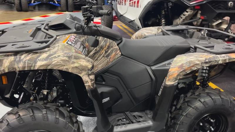 New 2026 Can-Am OUTLANDER DPS 700 Image 3