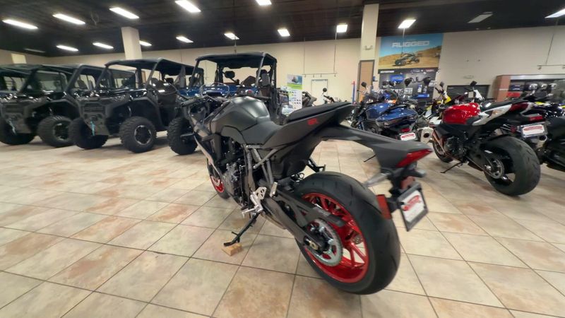 New 2027 Suzuki GSX-8R Image 7