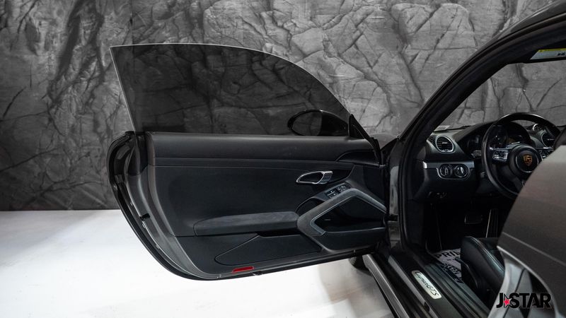 2018 Porsche Cayman GTS photo 5