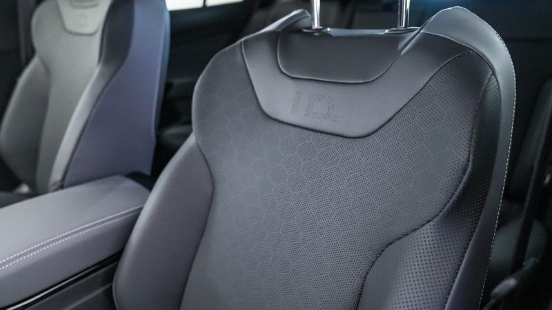 New 2025 Volkswagen ID.4 Pro SImage 25