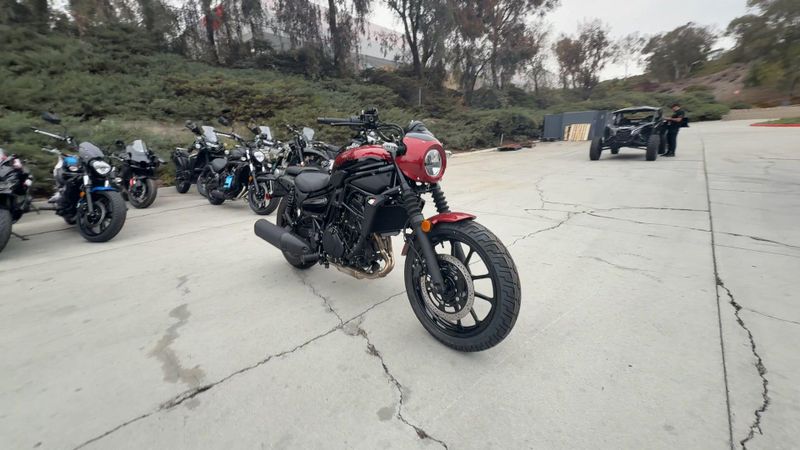 New 2026 Kawasaki ELIMINATOR SE ABS Image 2