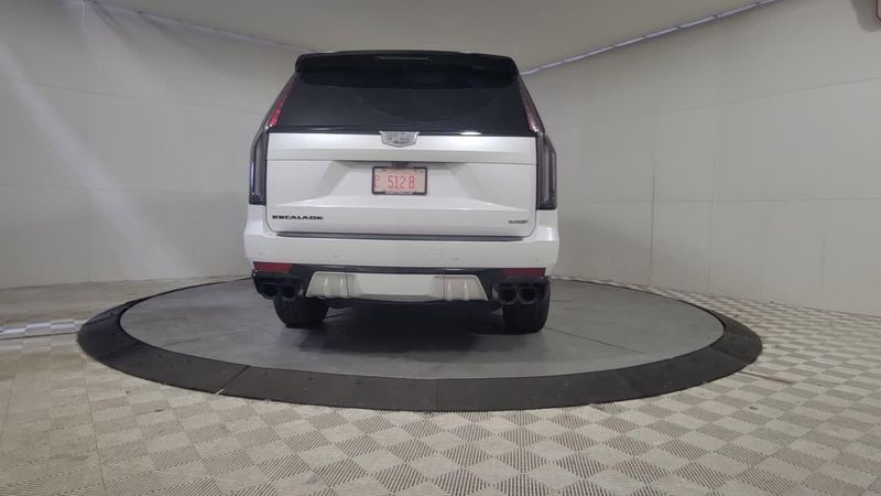 2023 Cadillac Escalade V-Series photo 10