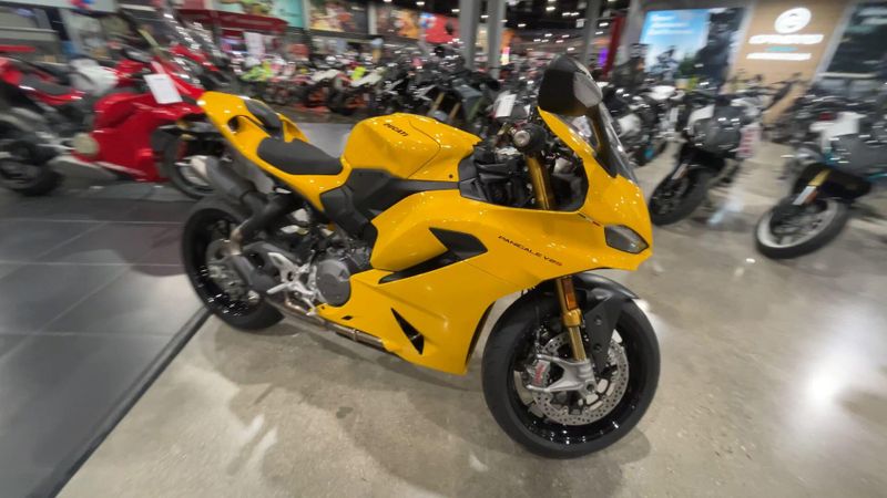 New 2026 Ducati PANIGALE V2 S Image 9