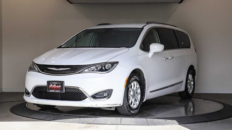 2020 Chrysler Pacifica Touring LImage 1