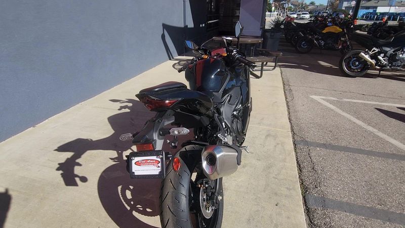 New 2026 Kawasaki NINJA ZX-4R ABS Image 2