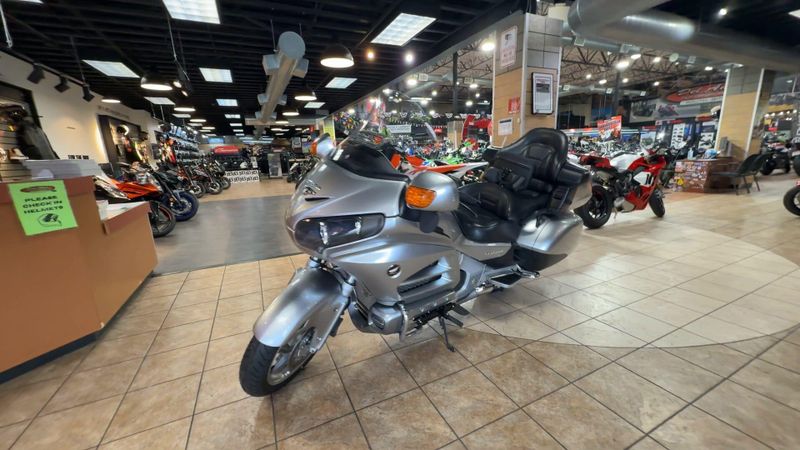 Used 2015 Honda Goldwing Image 4