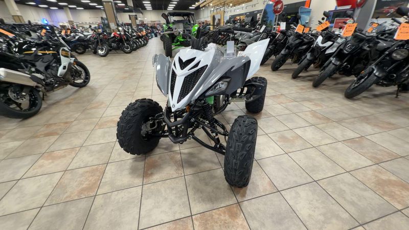 New 2026 Yamaha RAPTOR 700  in a ARMOR GREY exterior color. Vista Del Amo Motorsports 760-330-5665 delamomotorsports.com 