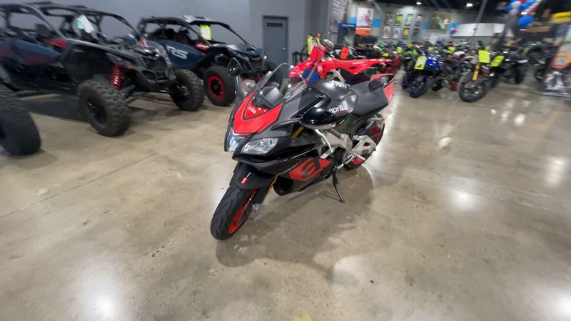 Used 2018 Aprilia RSV4 RF Image 4