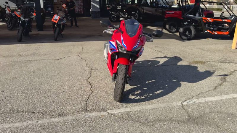 Used 2025 Honda CBR500R Image 3