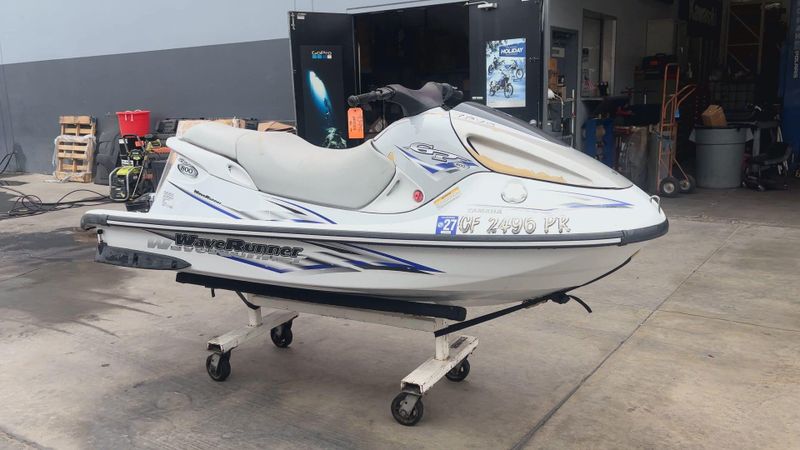 Used 2000 Yamaha GP 800 Image 2