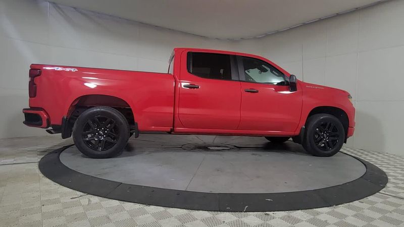 2023 Chevrolet Silverado 1500 Custom photo 8