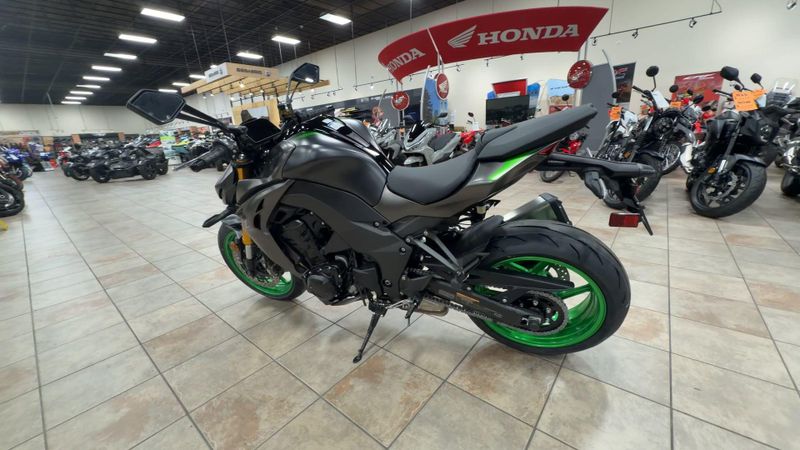 New 2026 Kawasaki Z1100 SE ABS Image 6