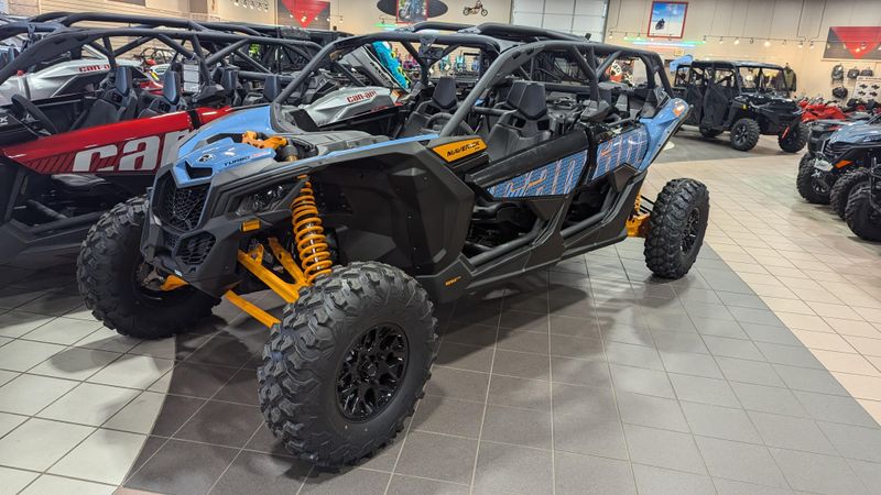 2025 Can-Am MAVERICK MAX RS 72 TURBO RR SCANDI BLUE AND ORANGE CRUSHImage 1