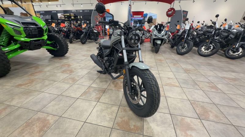 New 2026 Honda REBEL 300 E-CLUTCH Image 3