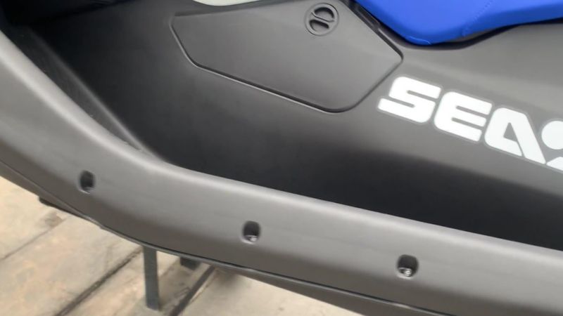 New 2025 Sea-Doo SPARK FOR 3 90 CONVENIENCE PACKAGE (SOUND SYSTEM) Image 8