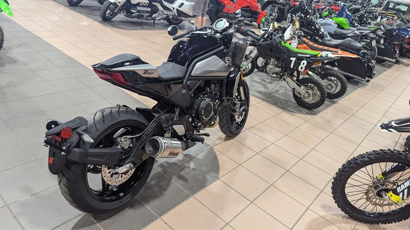 2024 CFMOTO 700CLX SPORTImage 6