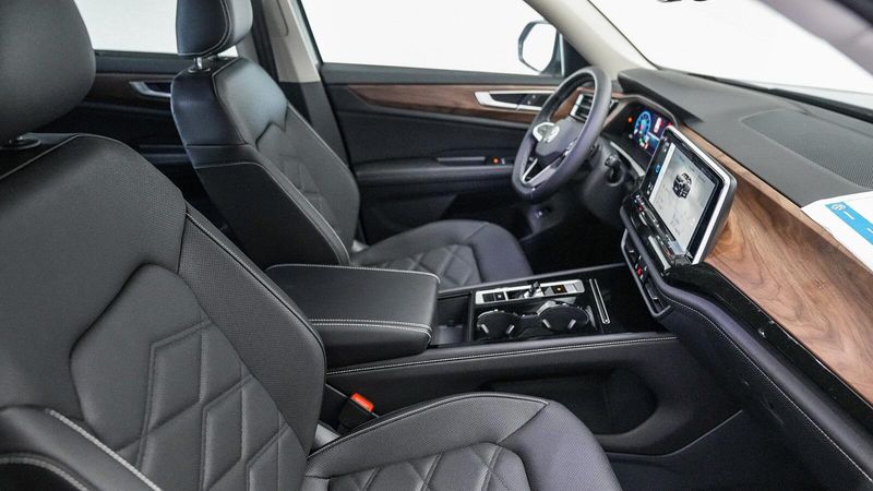 2025 Volkswagen Atlas 2.0T SE w/TechnologyImage 17