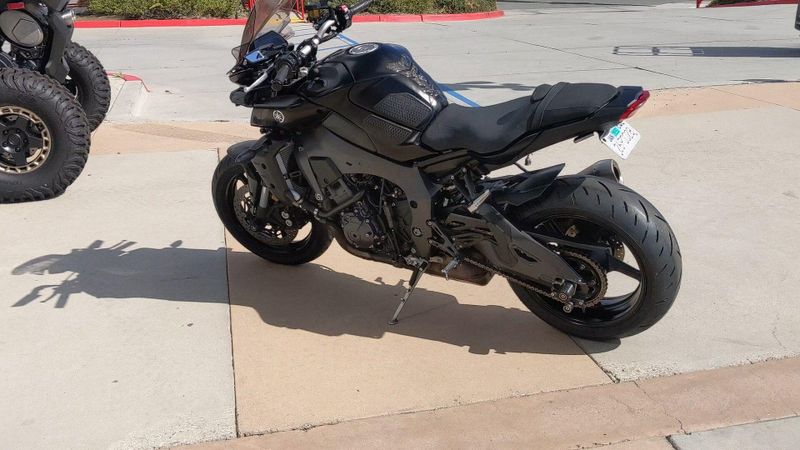 Used 2023 Yamaha MT-10 CA Image 5