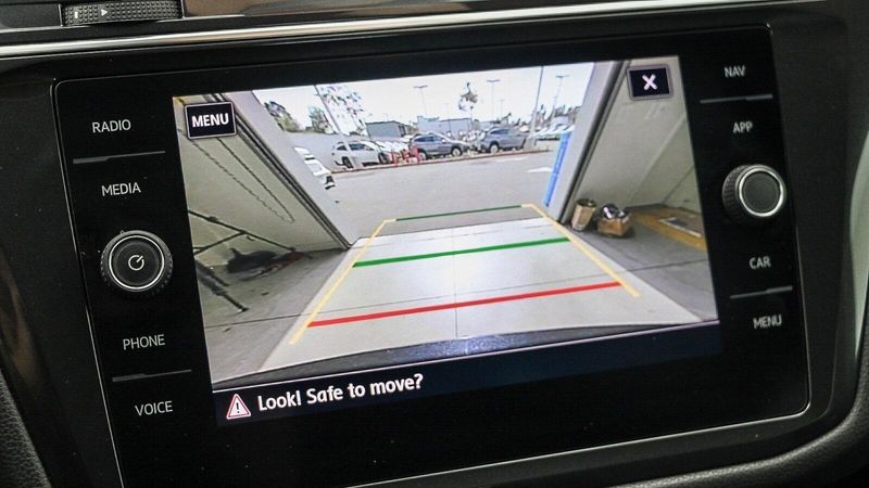 2019 Volkswagen Tiguan 2.0T SEL Premium R-LineImage 25