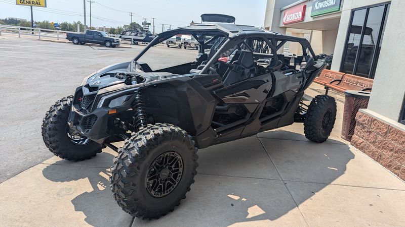 2025 Can-Am MAVERICK MAX XDS 64 TURBO RR TRIPLE BLACKImage 2