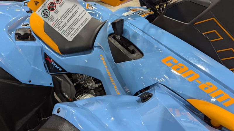 2025 Can-Am RENEGADE XMR 1000R SCANDI BLUE AND ORANGE CRUSHImage 14