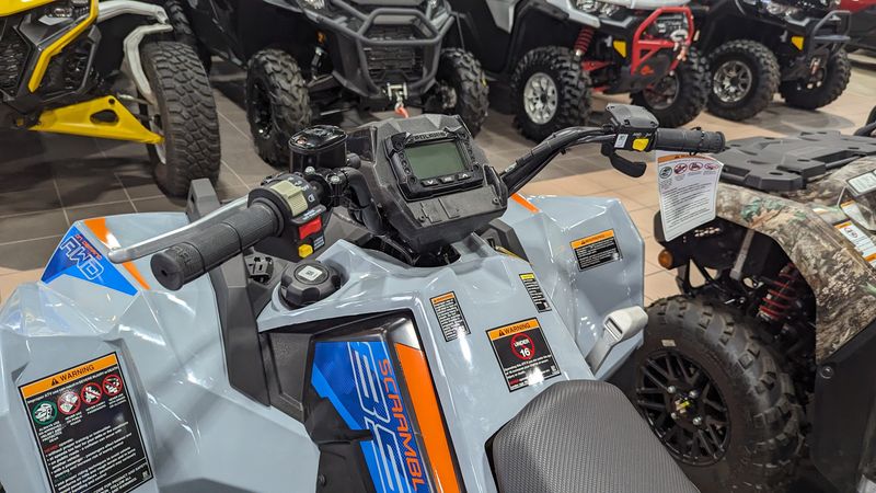 2024 Polaris SCRAMBLER 850  STORM GRAY AND RADAR BLUEImage 5