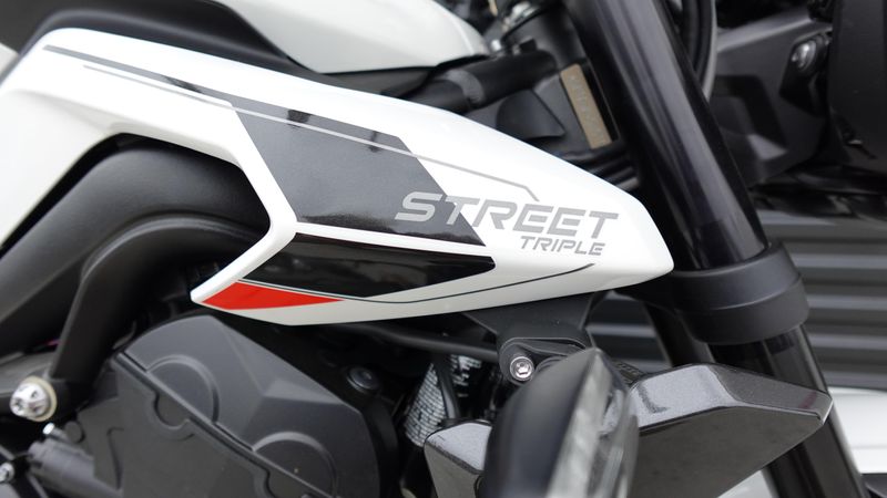 New 2025 Triumph Street Triple 765 R 