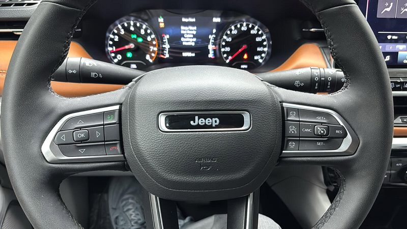 2023 Jeep Compass LimitedImage 8