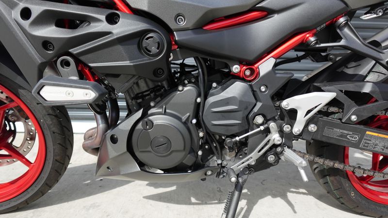 Used 2025 Kawasaki Z500 SE ABS 