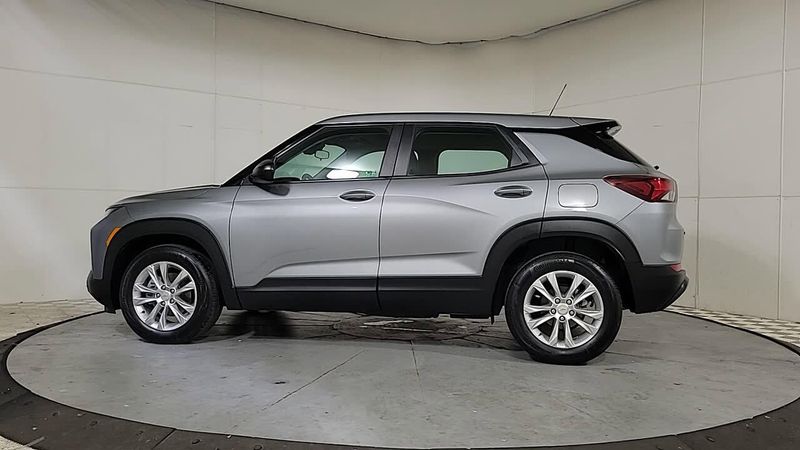 2023 Chevrolet Trailblazer LS photo 4