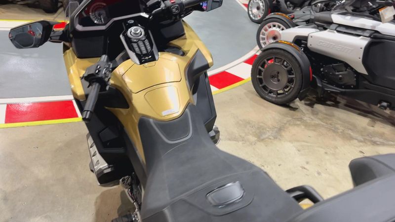 New 2025 Honda GOLDWING TOUR DCT Image 2