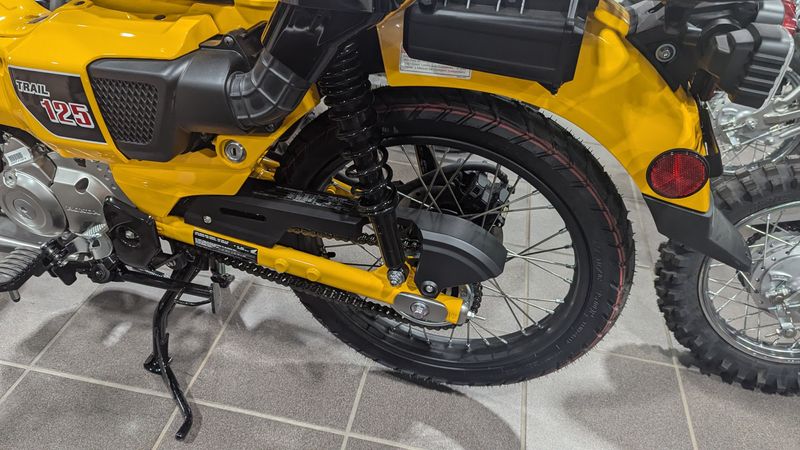 2024 Honda TRAIL 125 TURMERIC YELLOWImage 9