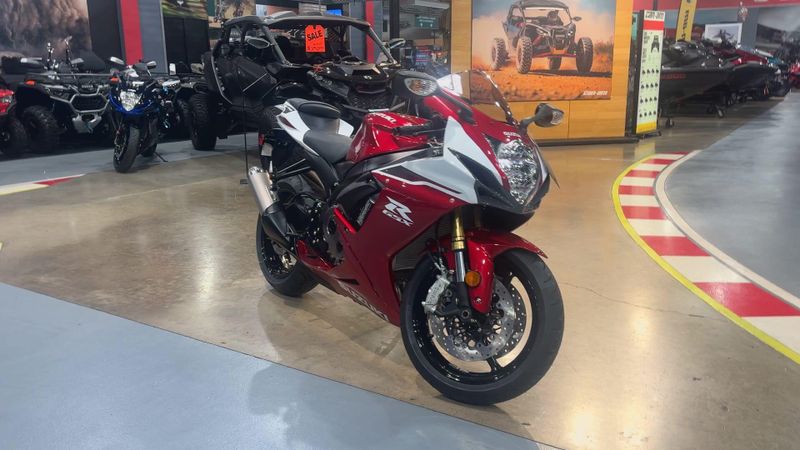 New 2027 Suzuki GSX-R750 Image 2
