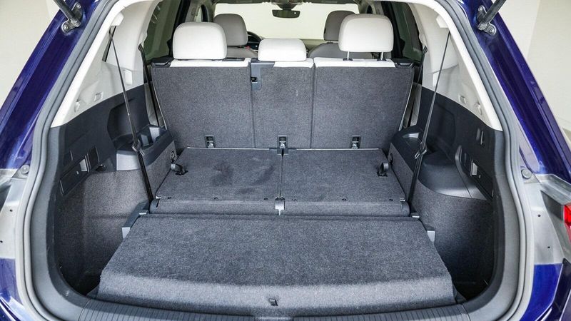 2023 Volkswagen Tiguan 2.0T SEImage 25